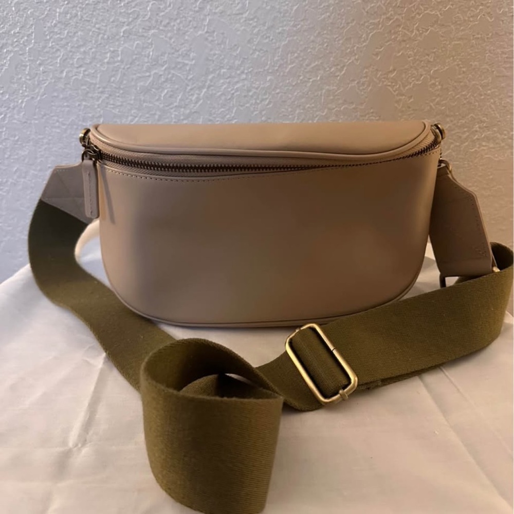 Andar waymaker crema Crossbody Bag